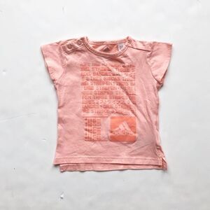 Adidas peach letter print t-shirt EUC 12 months